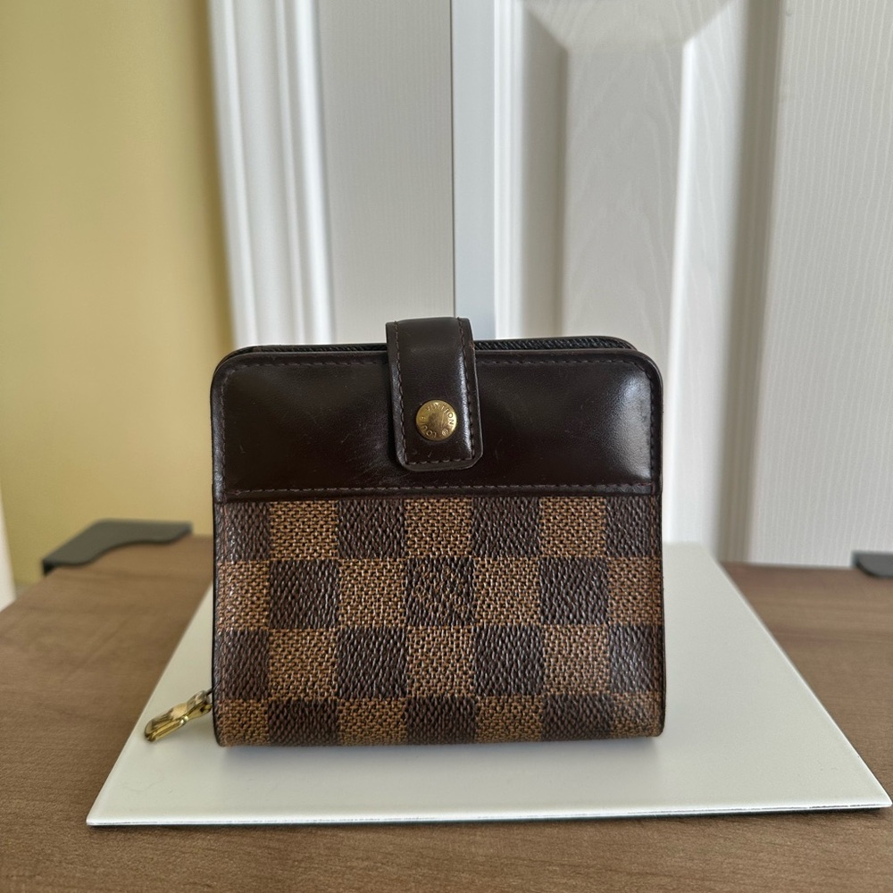 Authentic Louis Vuitton Damier Ebene Compact Wallet, VGUC